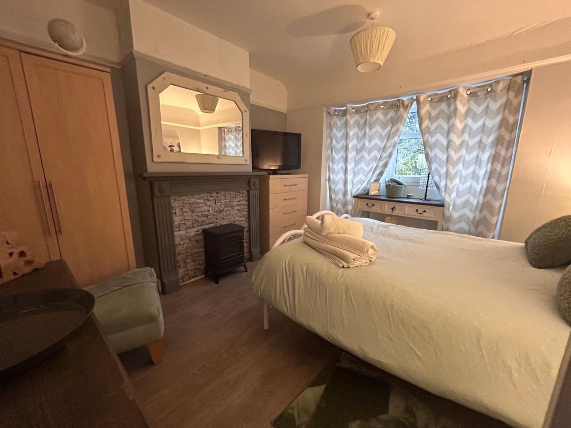 דירות Redditch Rest Near Town Centre & Transport Links מראה חיצוני תמונה