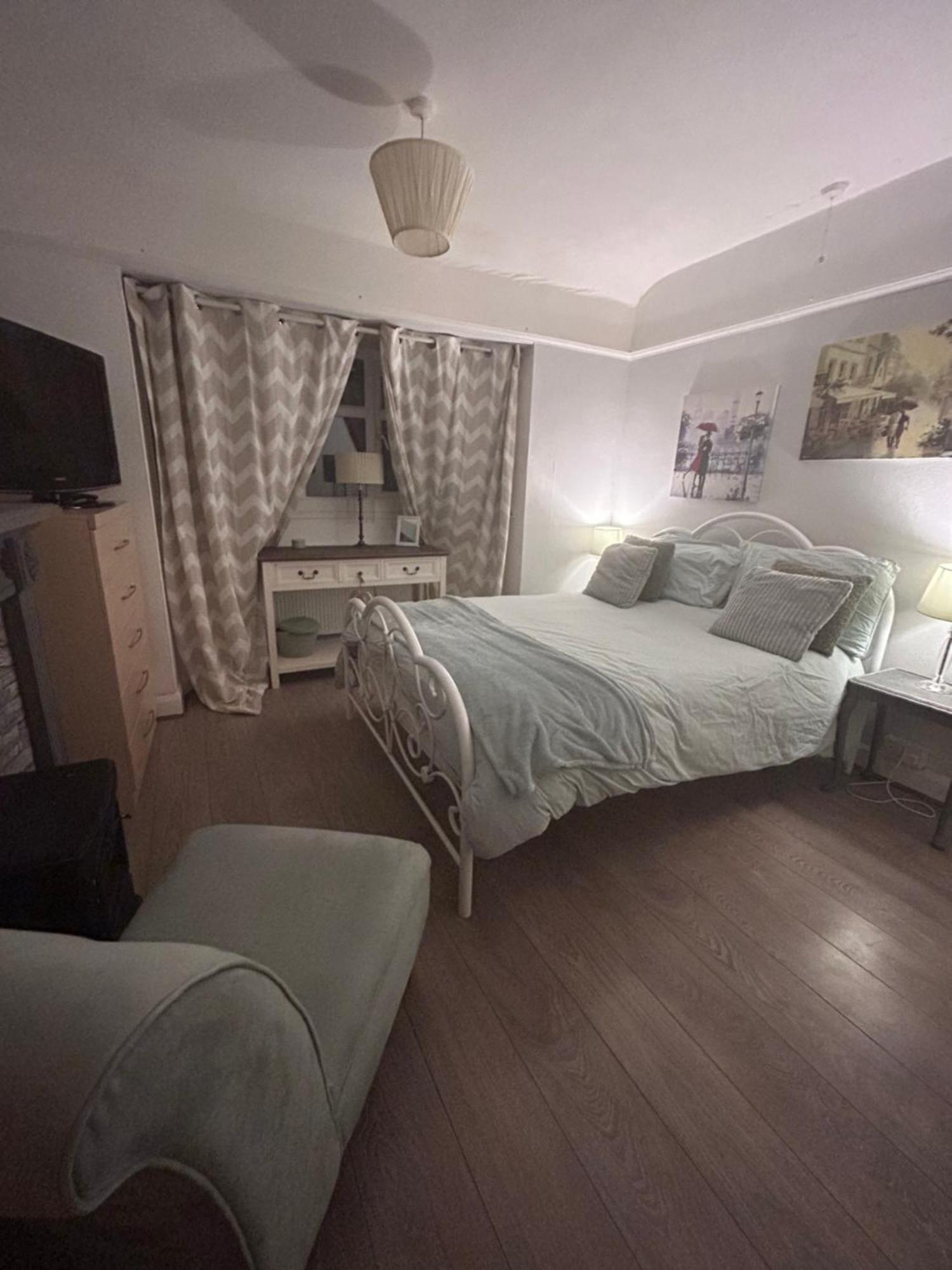 דירות Redditch Rest Near Town Centre & Transport Links מראה חיצוני תמונה