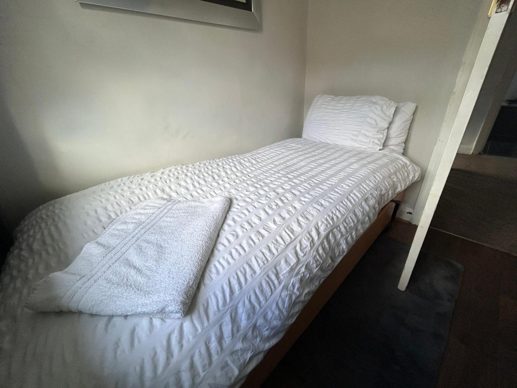 דירות Redditch Rest Near Town Centre & Transport Links מראה חיצוני תמונה