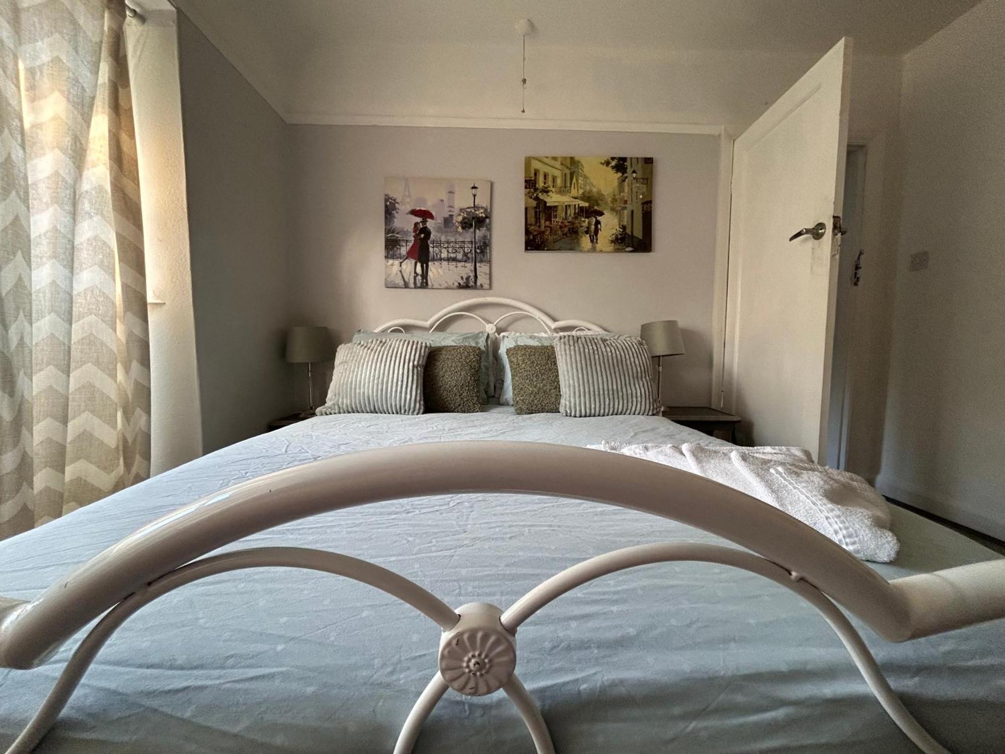 דירות Redditch Rest Near Town Centre & Transport Links מראה חיצוני תמונה
