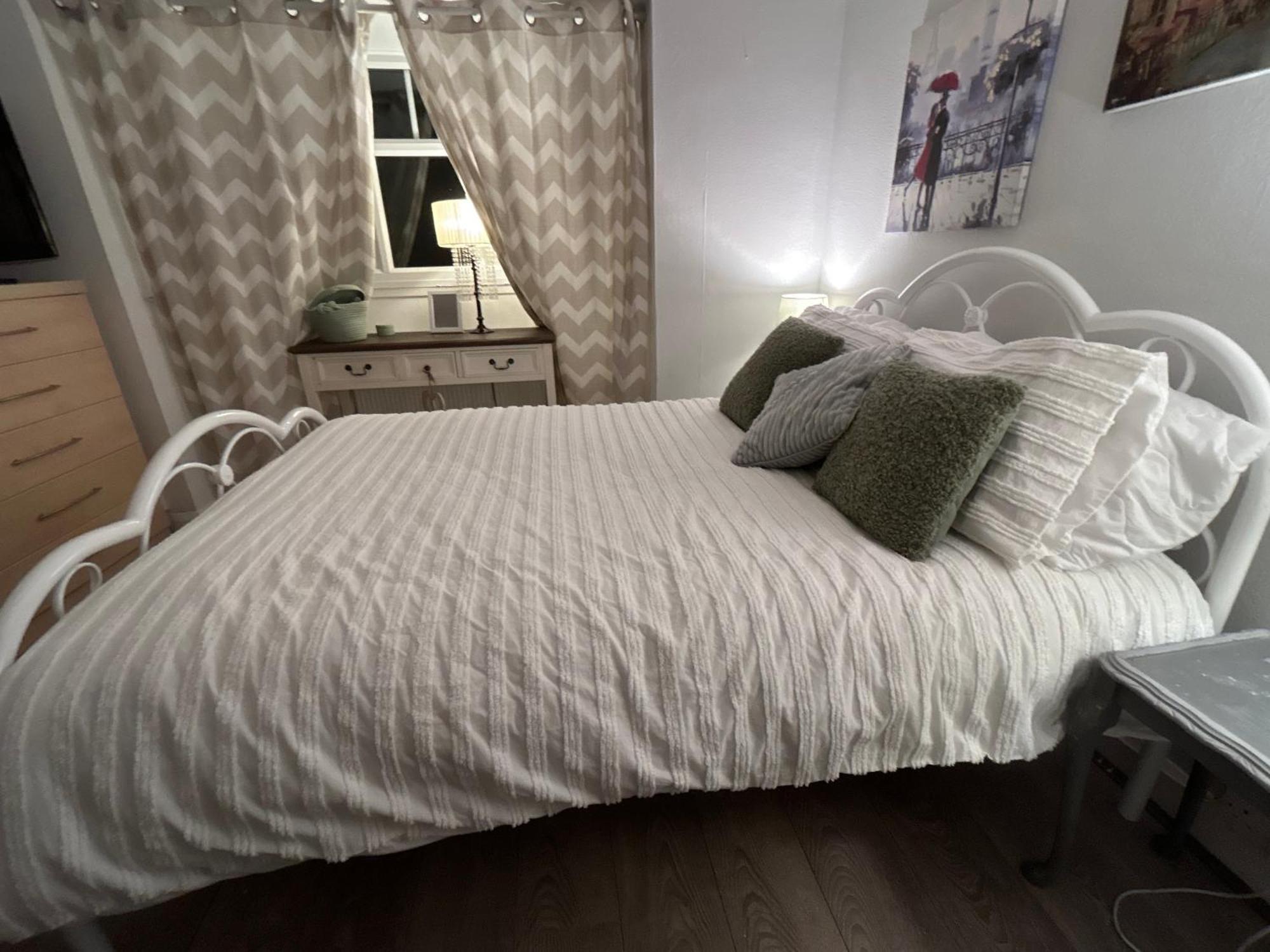 דירות Redditch Rest Near Town Centre & Transport Links מראה חיצוני תמונה
