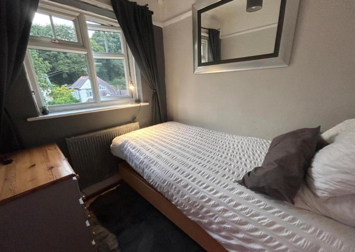 דירות Redditch Rest Near Town Centre & Transport Links מראה חיצוני תמונה