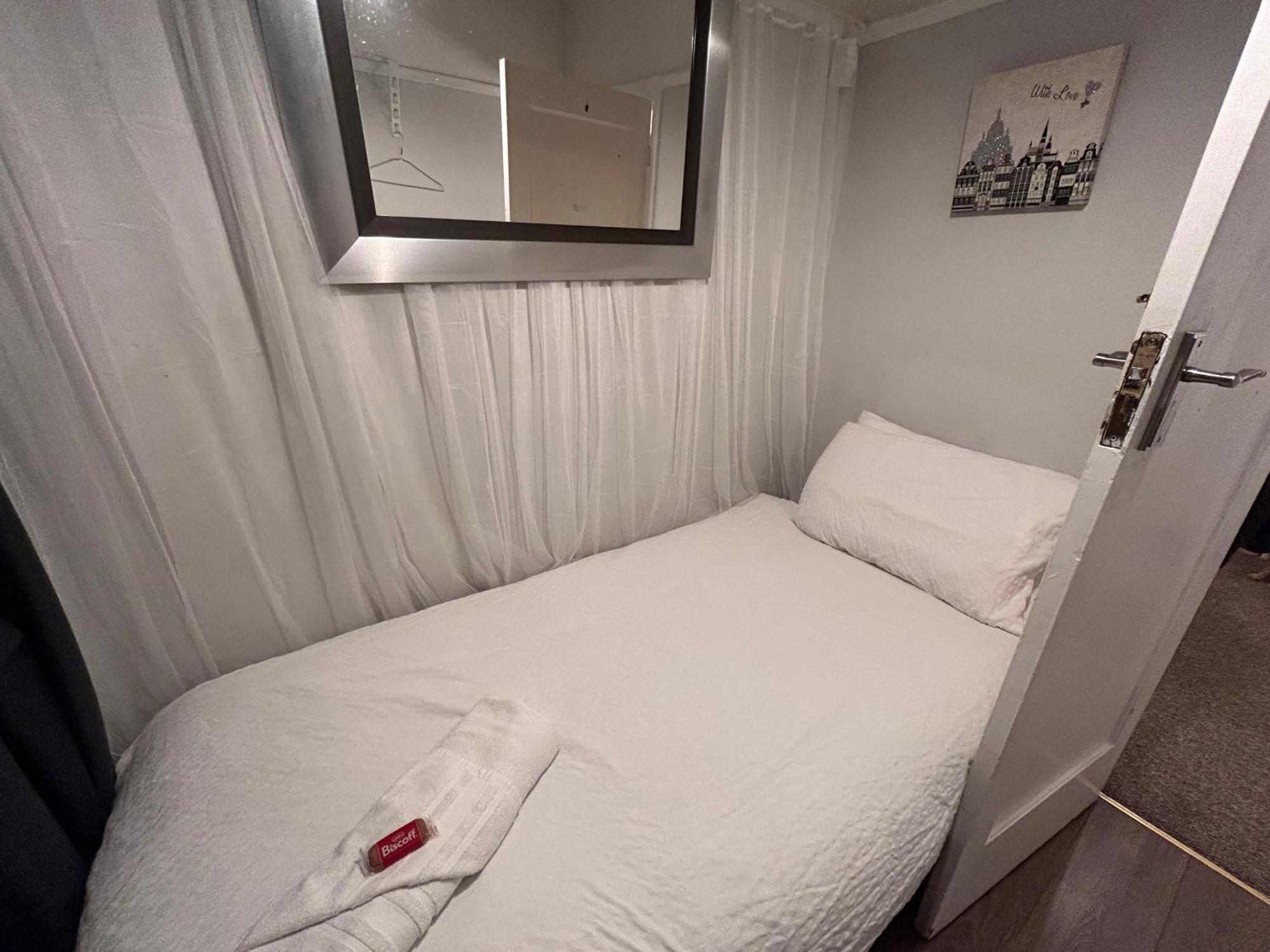 דירות Redditch Rest Near Town Centre & Transport Links מראה חיצוני תמונה